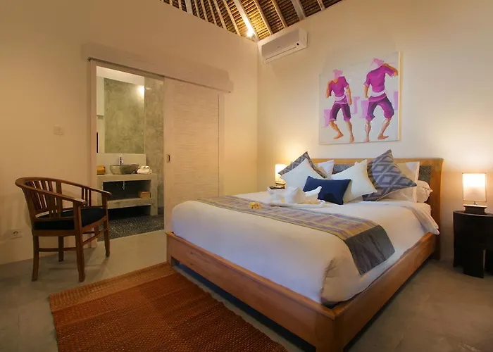 فيلة 4 Bedroom - *